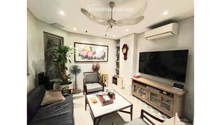 NHÀ PHỐ HÀO NAM 6 TẦNG THANG MÁY_GẦN PHỐ_35m2_LÔ GÓC_NHÀ MỚI ĐẸP VỀ Ở NGAY, hơn 11 tỷ